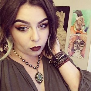 Meet your Posher, Amber